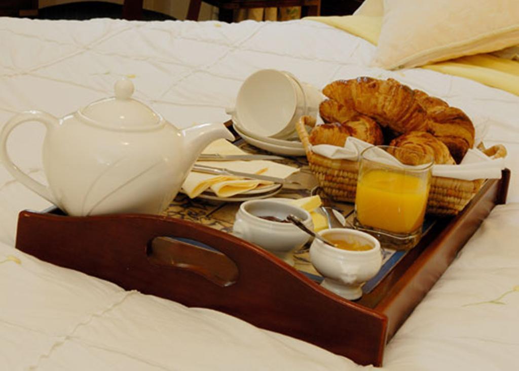 Willoughby House Hotel & Apartments Челтнем Номер фото