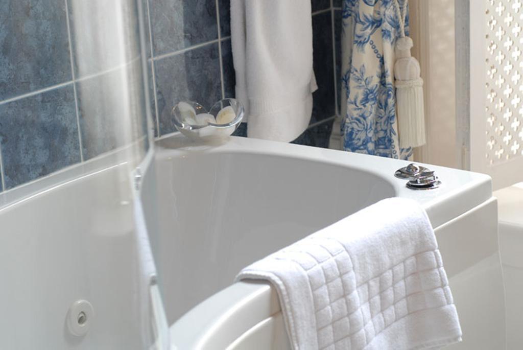 Willoughby House Hotel & Apartments Челтнем Номер фото